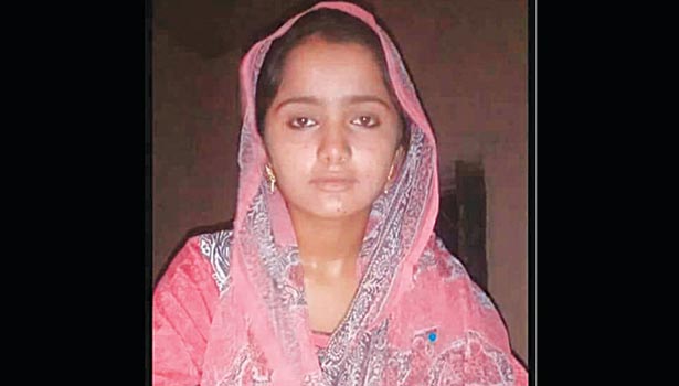 201706211635327779_Pak-court-asks-police-to-produce-converted-Hindu-girl_SECVPF