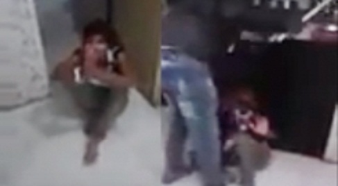 child_beat_man001.w245