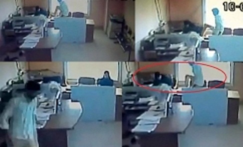 man_kickswomen001.w245