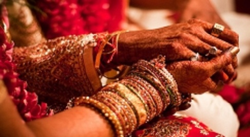 marriage_bet_001.w245