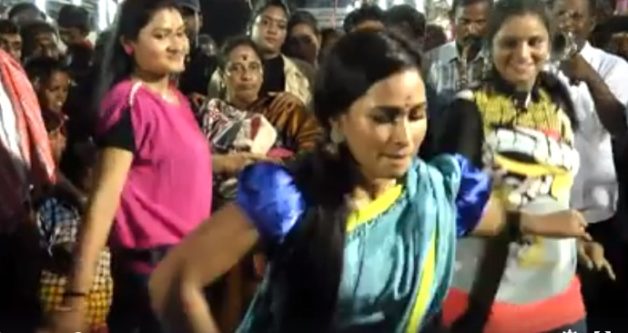 17-1366183043-sexzzindagi-50-50-136065457-400x300