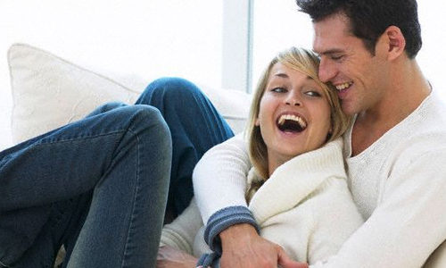 ஆண்கள் அதிகம் விரும்புவது :கட்டி தழுவுவதையும் முத்தம் கொடுப்பதையும் தான்!!  (அவ்வப்போது கிளாமர்)