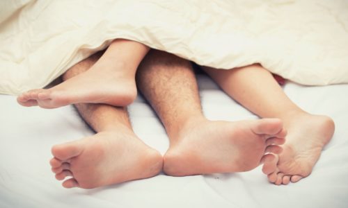 பெண்களிடம் ஆண்கள் சொல்ல தயங்குகிற விஷயங்கள்!(அவ்வப்போது கிளாமர்)