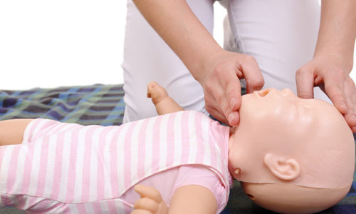 வெளிப்பொருள் சிக்கினால் முதலுதவி!! (மருத்துவம்)