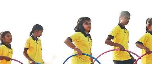 இடுப்பை சுழற்றி… கின்னஸ் சாதனை! (மகளிர் பக்கம்)